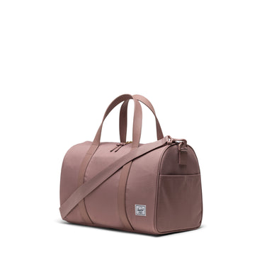Herschel Novel™ Duffle | Su İtici Kumaş Seyahat ve Spor Çantası, 26.5 L