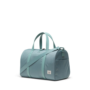 Pastel Adaçayı Herschel Novel Duffle Su İtici Kumaş Seyahat ve Spor Çantası, 26.5 L