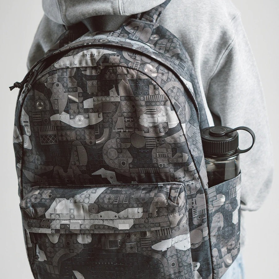 Herschel x LEGO® Classic™ XL | Su İtici Kumaş Sırt Çantası, 16" Laptop Uyumlu, 30 L