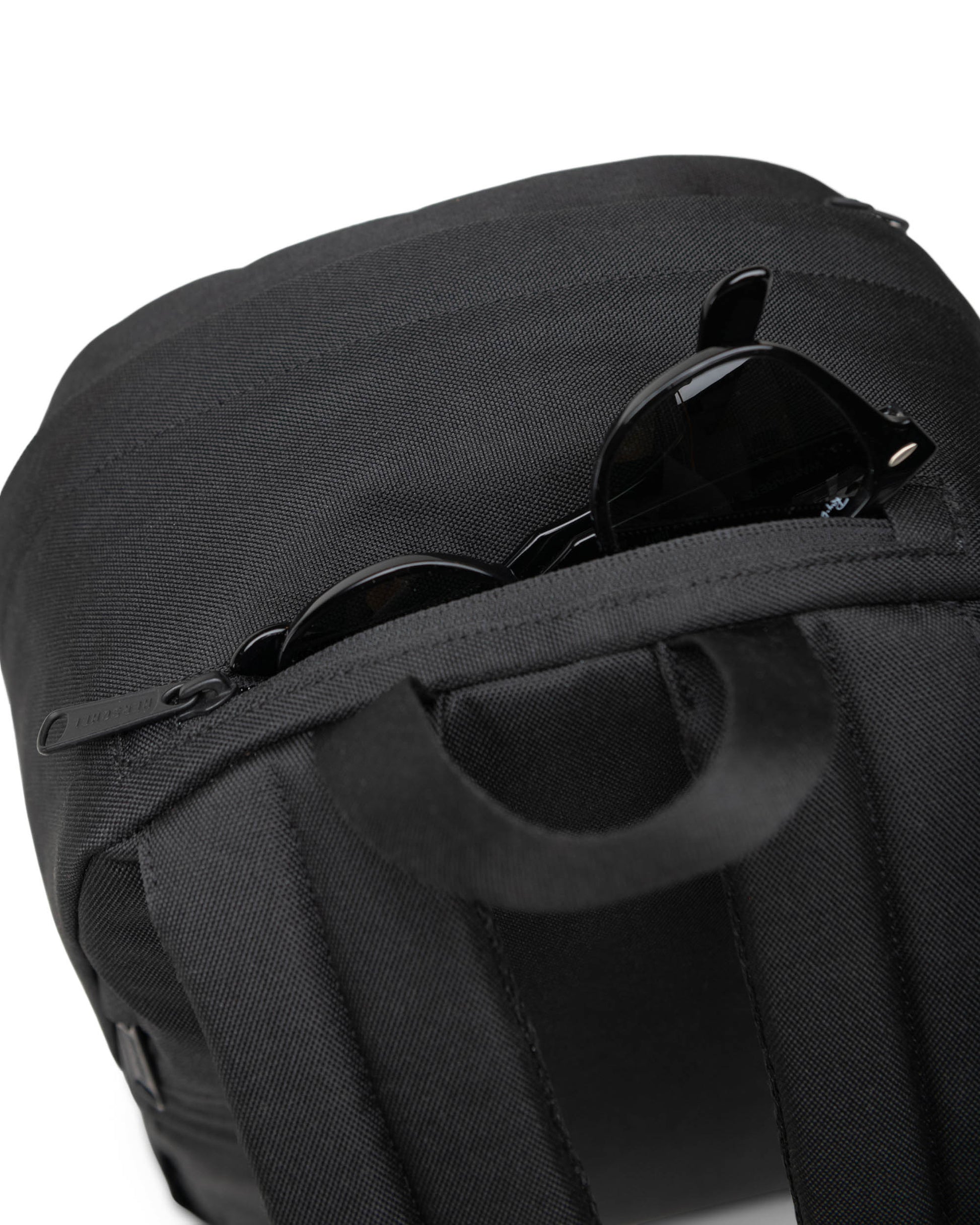 Siyah Herschel Seymour Su İtici Kumaş Sırt Çantası, 16" Laptop Uyumlu, 26 L