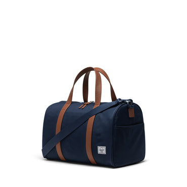 Herschel Novel Duffle Su İtici Kumaş Seyahat ve Spor Çantası, 26.5 L