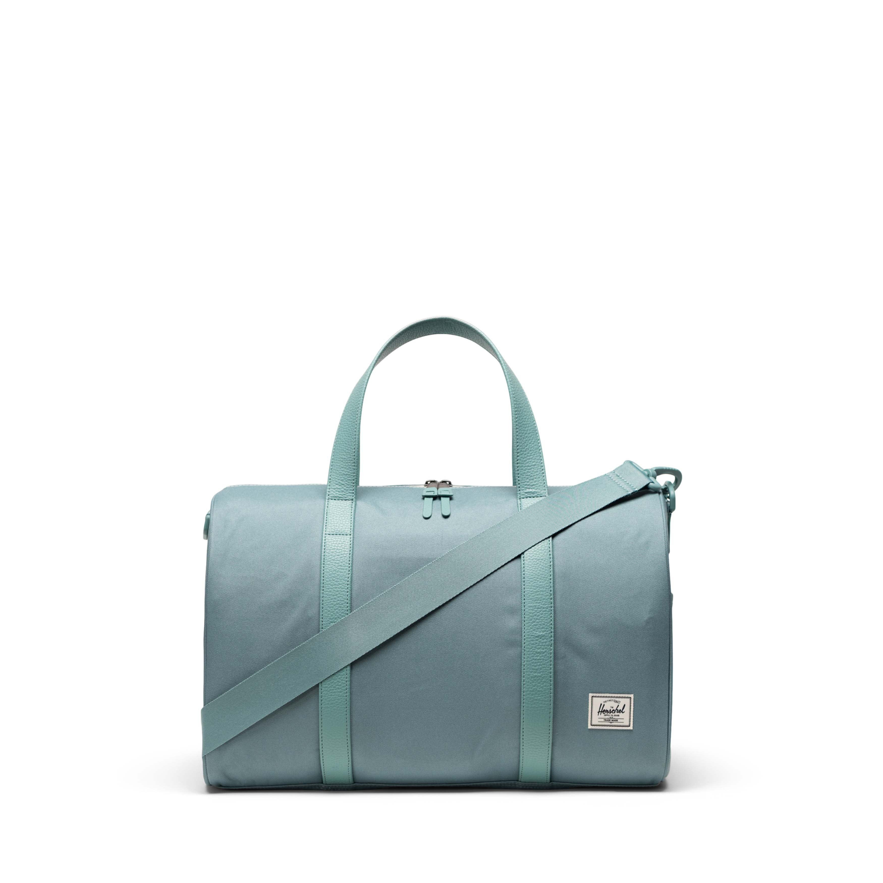 Pastel Adaçayı Herschel Novel Duffle Su İtici Kumaş Seyahat ve Spor Çantası, 26.5 L