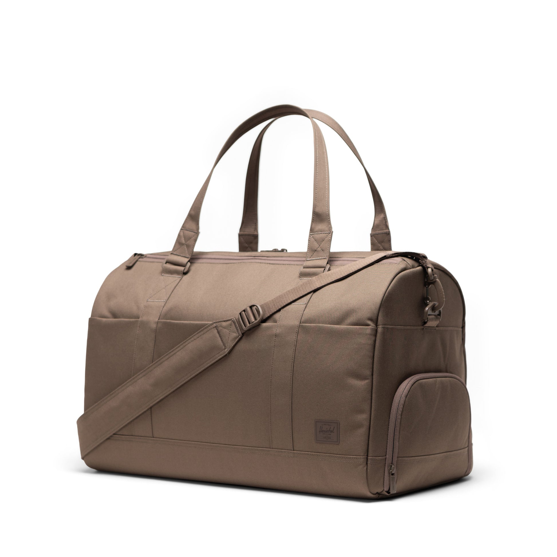 Herschel Novel™ Tech | Su İtici Kumaş Spor Çantası, 16" Laptop Uyumlu, 45 L
