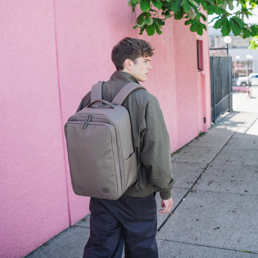 Herschel Kaslo Travel Tech | Su İtici Kumaş Seyahat Sırt Çantası, 16" Laptop Uyumlu, 32 L