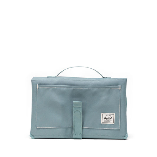Pastel Adaçayı Herschel Sprout Bebek Alt Değiştirme ve Bakım Matı