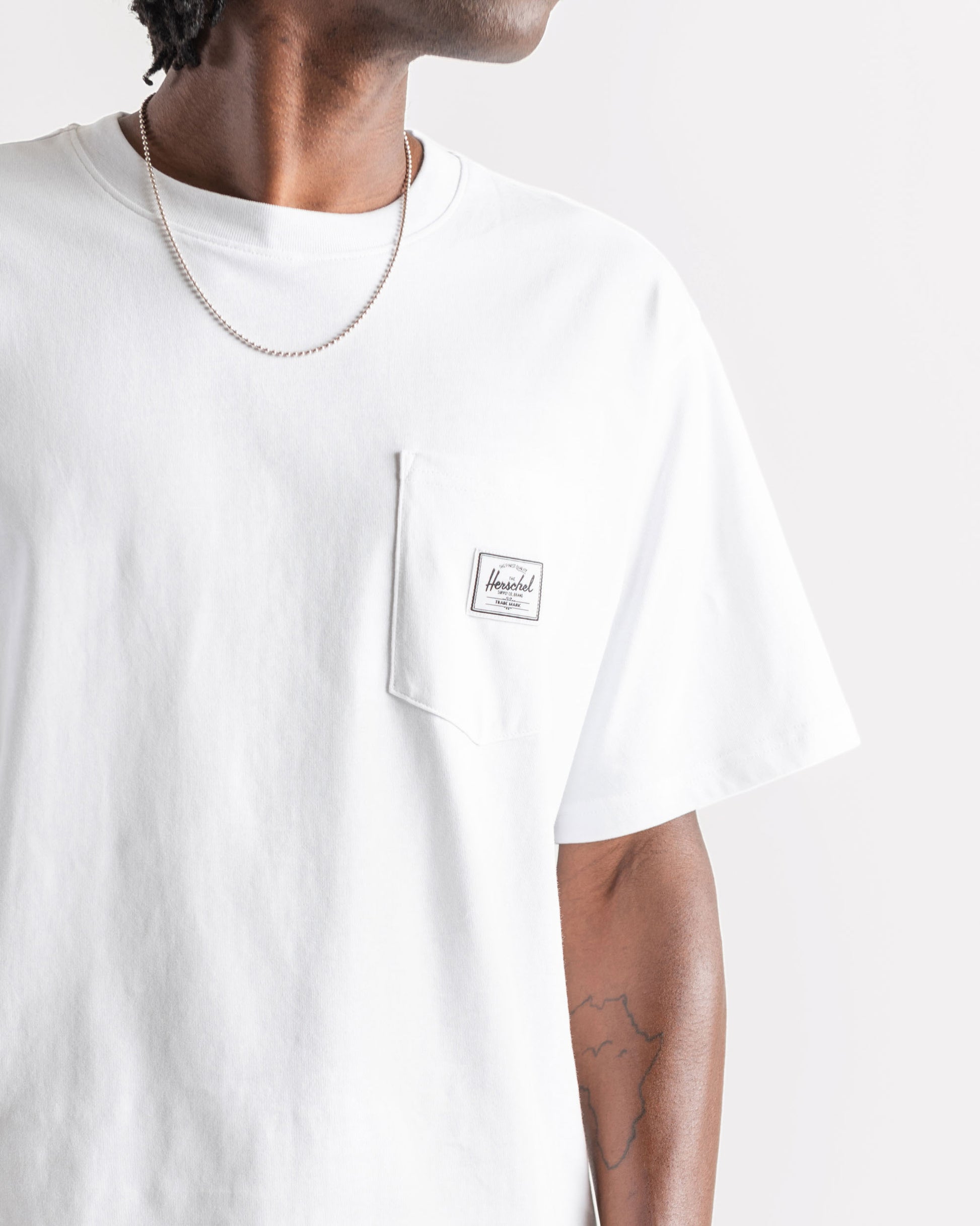 Beyaz Herschel Cepli Erkek TShirt