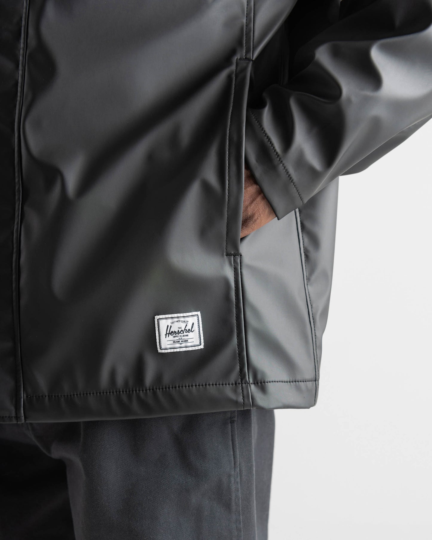 Siyah Herschel Classic Suya Dayanıklı Kumaş Kapüşonlu Erkek Yağmurluk